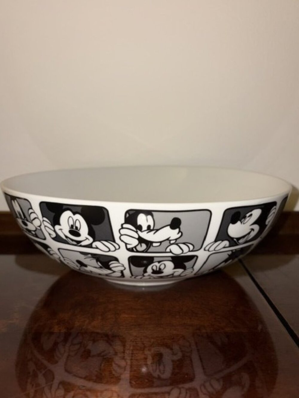 Zrike Disney Mickey and Goofy Comic Strip Grid Large Ceramic Serving Bowl 9.5"